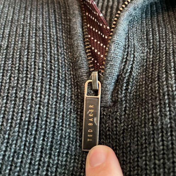 Large Grey Ted Baker London Pullover with purple trim - Picture 4 of 7